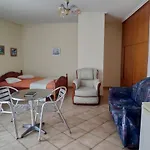 Private Studio Sea View 2 Minutes Away From Beach